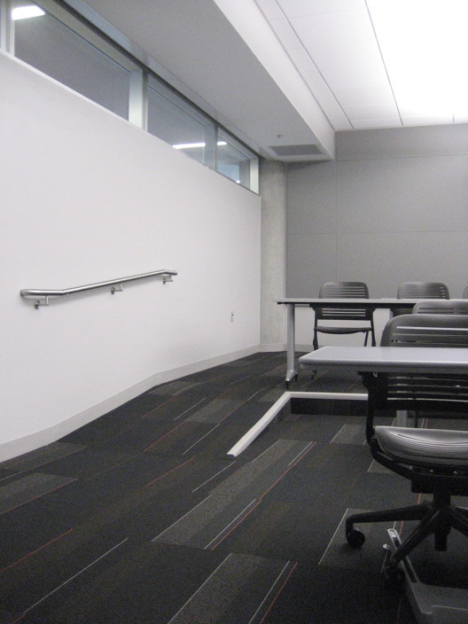 wheelchair access in a tiered classroom